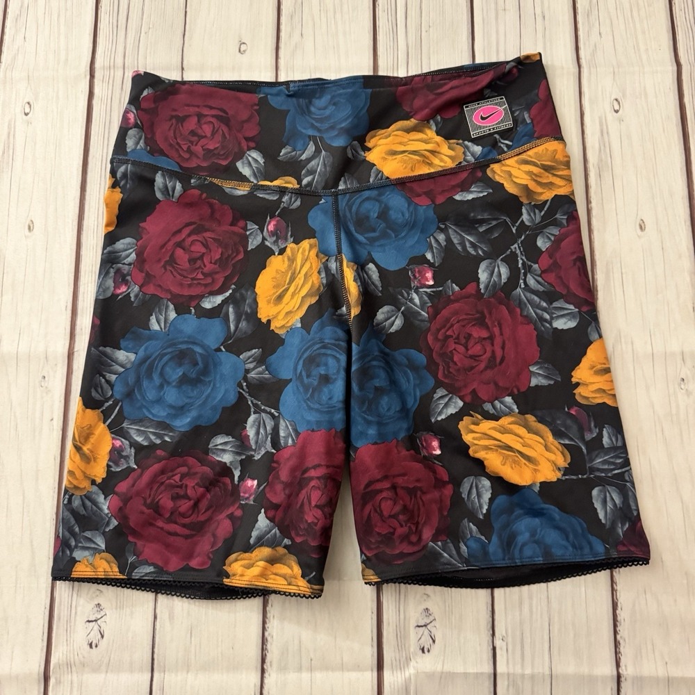 Nike One 7" Shorts Floral Print Tight Fit Mid Rise Large Women's Activewear Yoga
